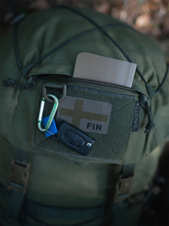 Close-up of the zipper pouch on the hat of Savotta Kantamus 60L 